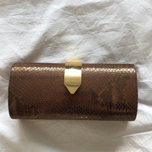 3/$30 ✨NWT Banana Republic Bronze Snakeskin Clutch